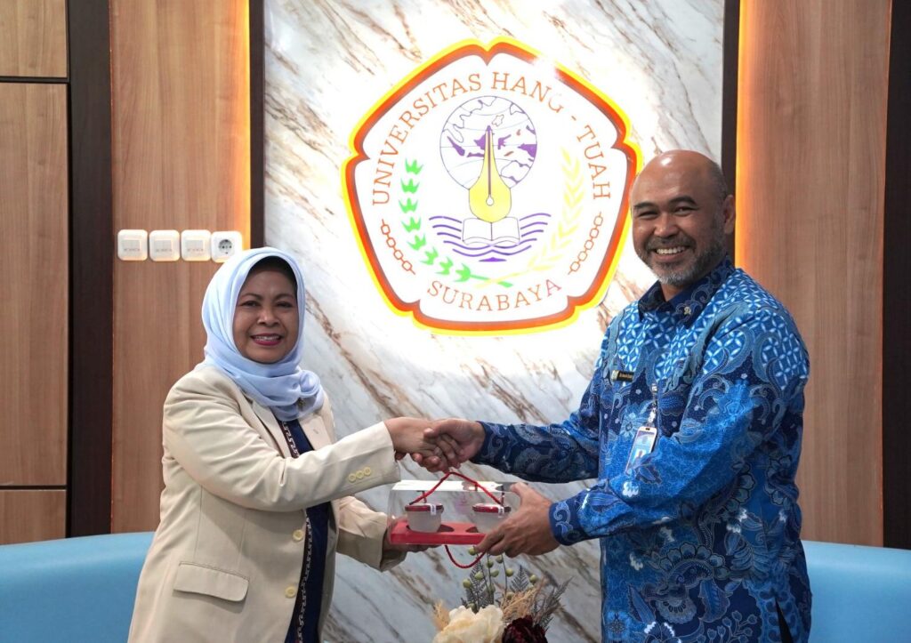 UHT dan UWK Teken MoU, Perkuat Kolaborasi Beasiswa dan Internasionalisasi Pendidikan