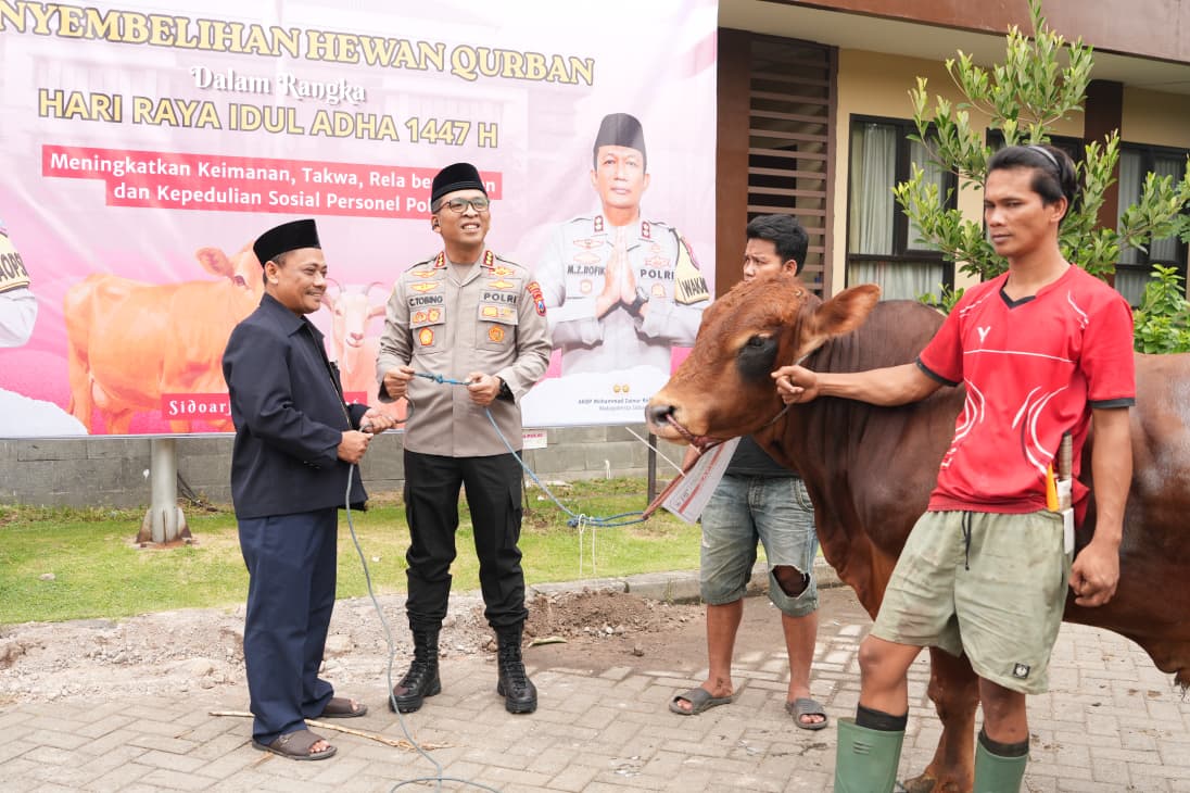 Idul Adha 2026, Polresta Sidoarjo Salurkan 100 Hewan Kurban