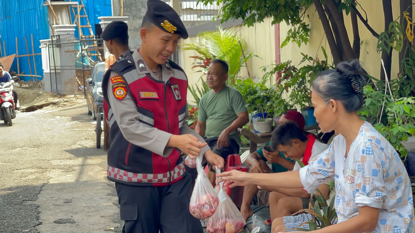 Rajut Kepedulian Sosial Idul Adha 1447 H, Korsabhara Baharkam Polri Salurkan 802 Paket Daging Kurban*