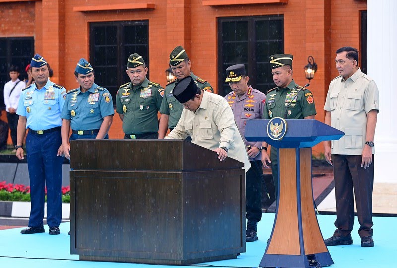 Momen Prabowo Resmikan Museum dan Perpustakaan Seskoad di Bandung