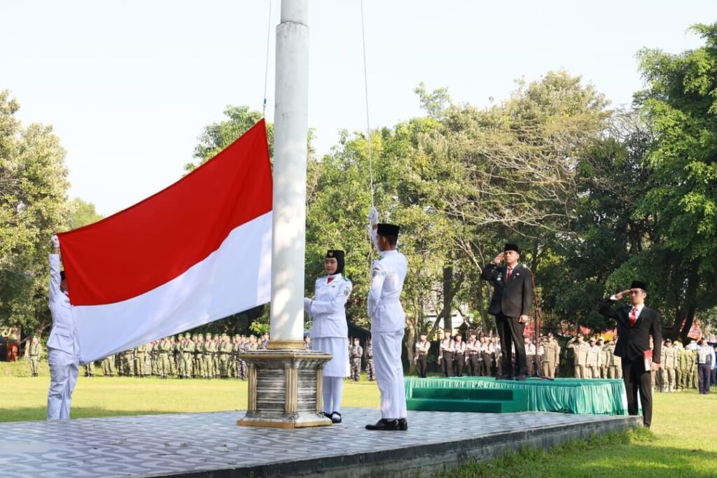 Bertepatan Hari Lahir Pancasila, Bupati Lukman Hakim Luncurkan Program Satu Desa Satu Sarjana