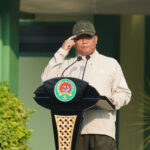 Topi Spesial Dari Danrem Untuk Prajurit Bhaskara Jaya