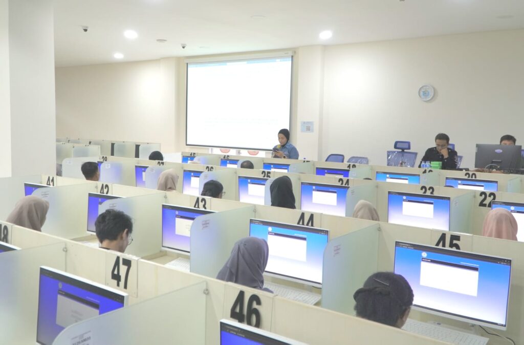 Jaring Apoteker Profesional, Fakultas Farmasi UHT Gelar CBT dan Wawancara Calon Mahasiswa Profesi