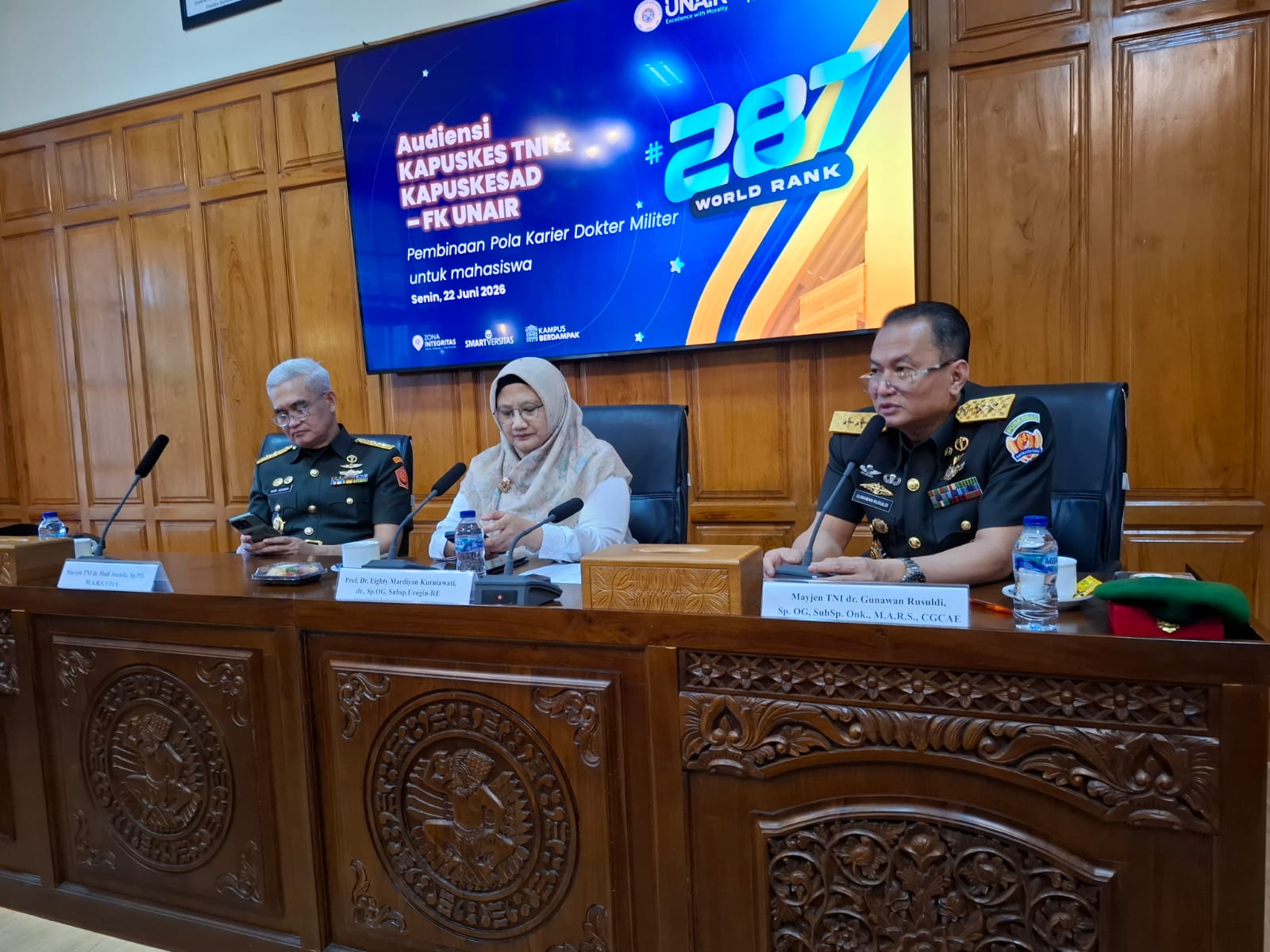 Perkuat Kolaborasi: Dekan FK UNAIR Sambut Audiensi Kapuskes TNI dan Kapuskesad