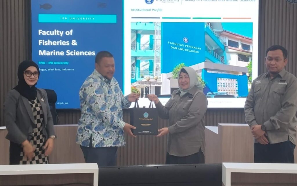 FTIK UHT dan FPIK IPB Teken Kerja Sama, Perkuat Riset Kelautan dan Perikanan