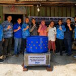 UHT Dorong Produktivitas UMKM melalui Teknologi Tepat Guna, Prodi Teknik Sistem Perkapalan Serahkan Mesin Pencabut Bulu Ayam