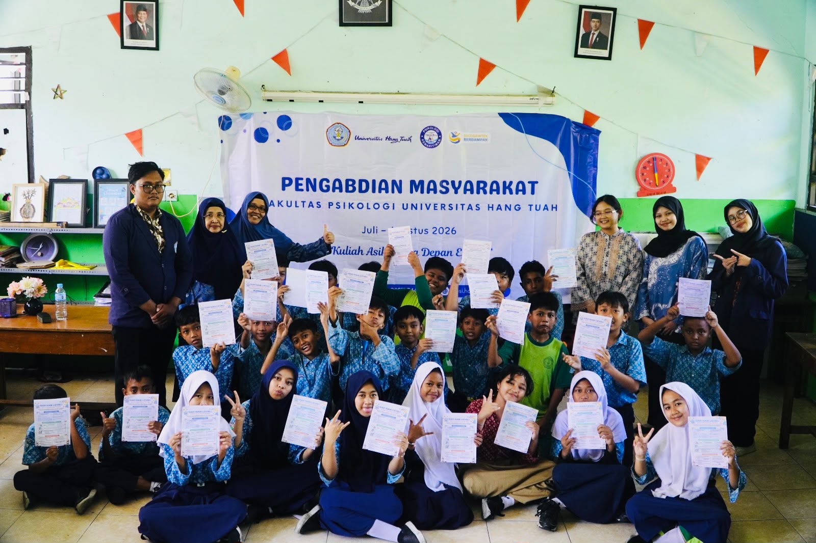 Mahasiswa dan Dosen Psikologi UHT Bekali Siswa SDN 245 Keputih Jadi Remaja Tangguh Lewat Program “Siap Naik Level!”