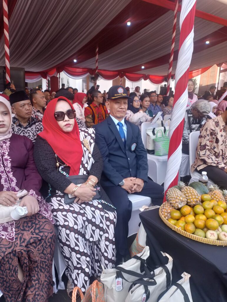 UHT Teguhkan Semangat Kebangsaan di Upacara HUT ke-81 RI di Gedung Negara Grahadi