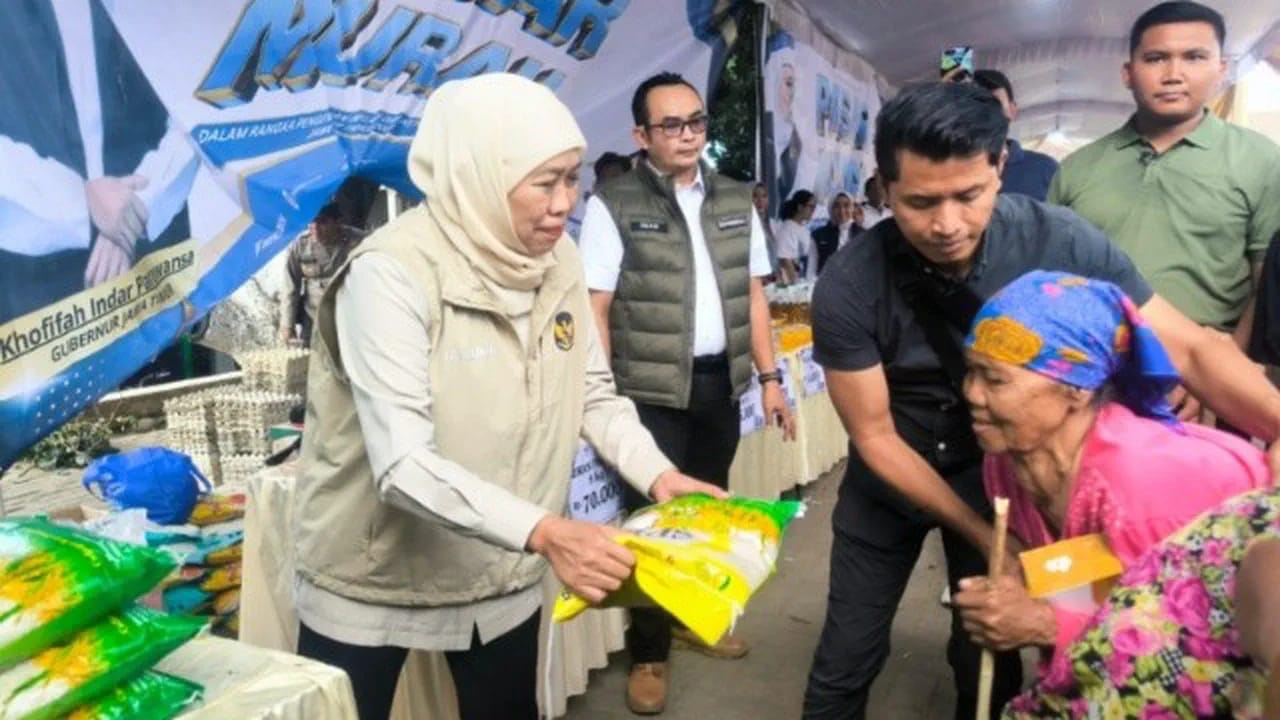 Tekan Inflasi dan Jaga Daya Beli Masyarakat, Pemprov Jatim Gelar Pasar Murah ke-119 di Lumbang Pasuruan